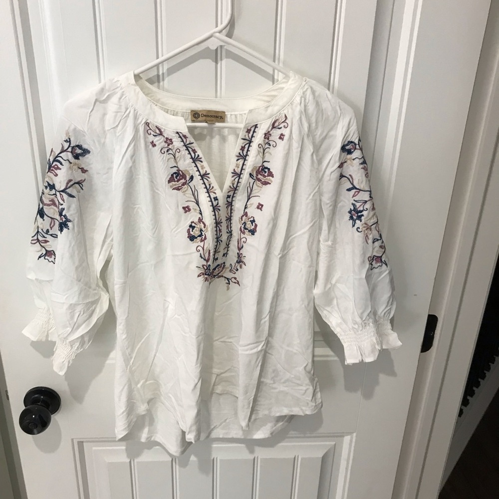 Democracy White Embroidered Floral Blouse